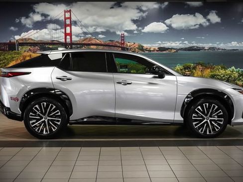 Certified 2023 Lexus RZ 450e Premium w/ Technology Package AWD/4WD image 5