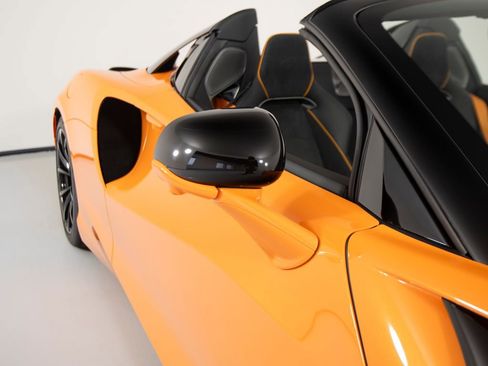 Used 2025 McLaren Artura Spider image 41