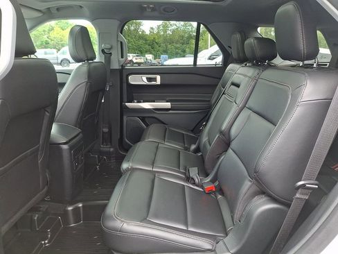 Certified 2023 Ford Explorer XLT w/ Equipment Group 202A AWD/4WD image 10