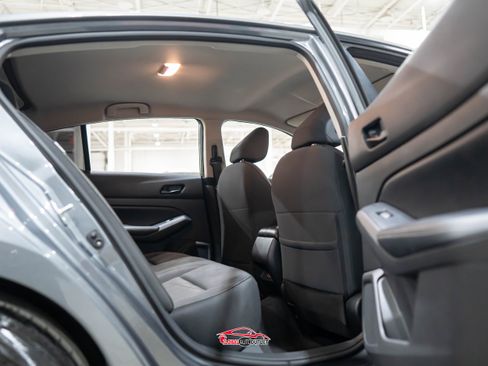 Used 2024 Nissan Altima 2.5 SV image 19