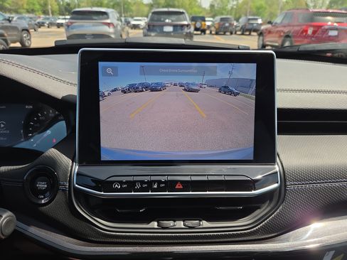 Used 2026 Jeep Compass Latitude image 15