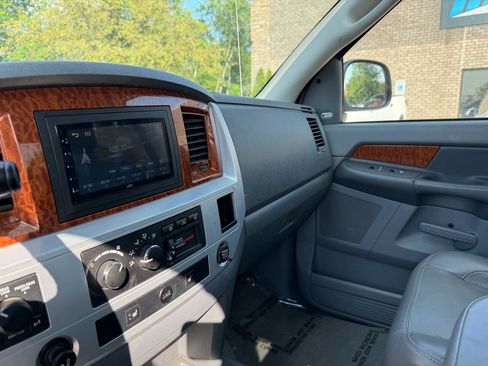 Used 2006 Dodge Ram 2500 Truck SLT AWD/4WD image 12