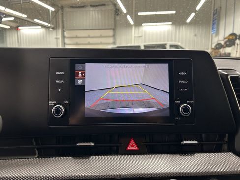 Used 2024 Kia Sportage LX image 19