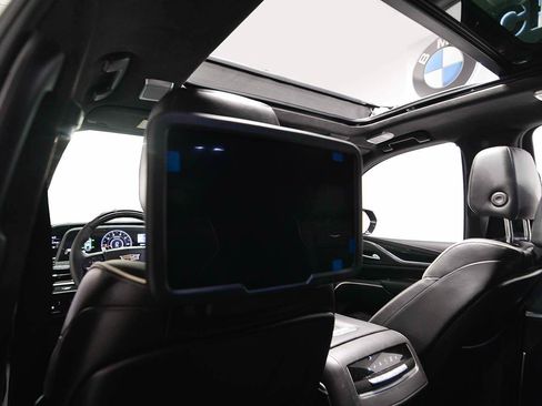 Used 2024 Cadillac Escalade ESV V w/ LPO, ONYX Package AWD/4WD image 11