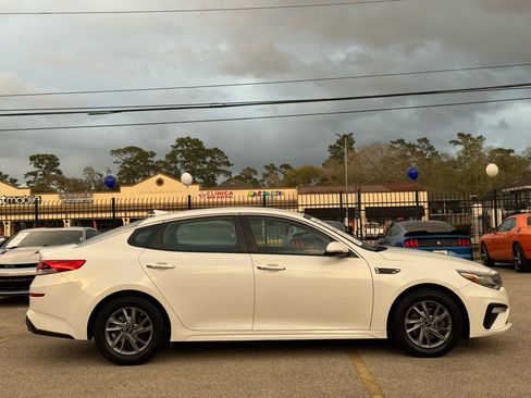 Used 2019 Kia Optima LX image 11