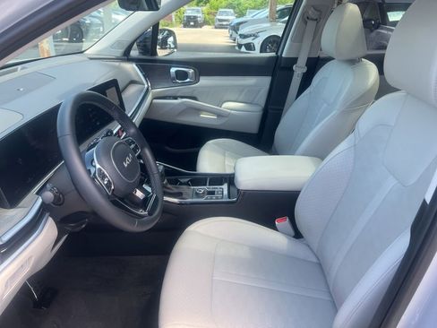 Certified 2025 Kia Sorento SX AWD/4WD image 4
