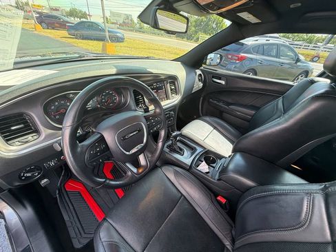 Used 2017 Dodge Charger R/T w/ Premium Group RWD image 14