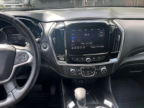 Used 2023 Chevrolet Traverse LT w/ LT Premium Package AWD/4WD image 6