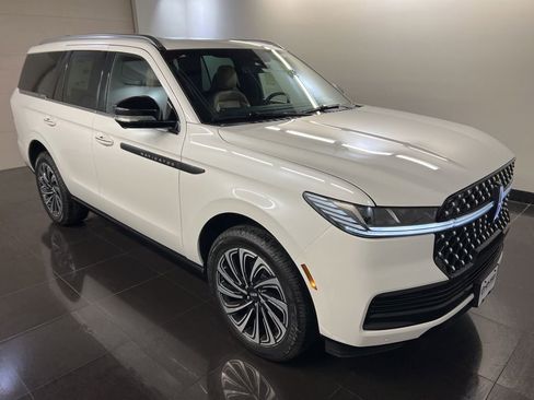 New 2026 Lincoln Navigator Black Label AWD/4WD image 1
