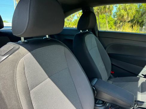Used 2018 Volkswagen Beetle 2.0T S image 22