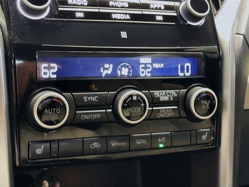 Used 2022 Subaru Ascent Premium w/ Convenience Package image 10