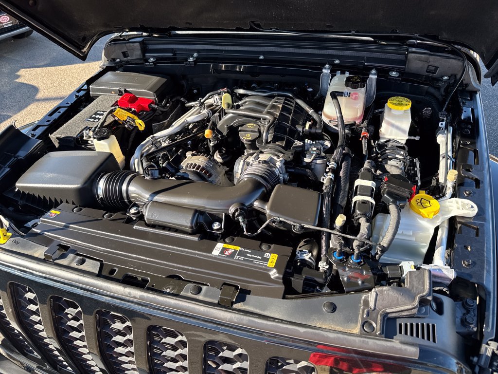 Used 2023 Jeep Gladiator Sport AWD/4WD image 47