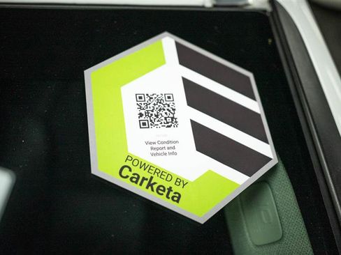 Used 2024 Volvo XC40 B5 Plus image 26