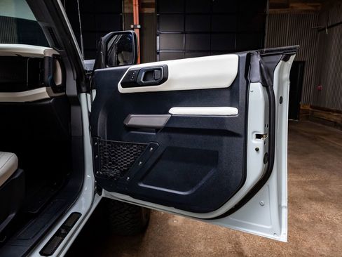Used 2022 Ford Bronco Wildtrak image 37