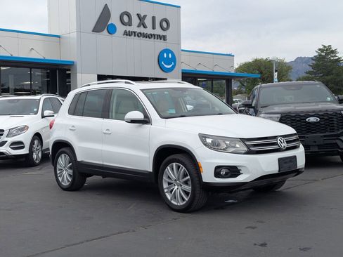 Used 2016 Volkswagen Tiguan SE FWD image 1
