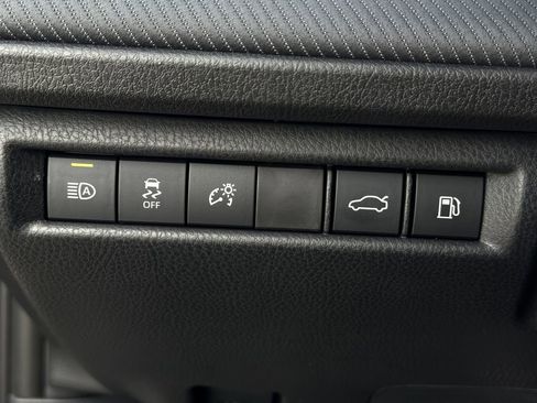 Used 2025 Toyota Camry SE FWD image 24