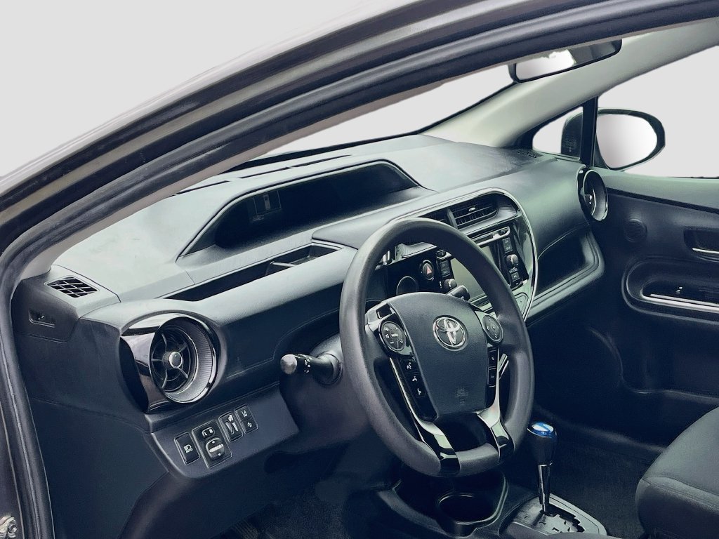 Used 2018 Toyota Prius C Two FWD image 9