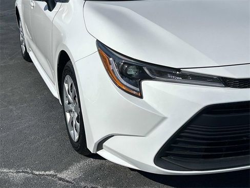 Used 2025 Toyota Corolla LE image 10