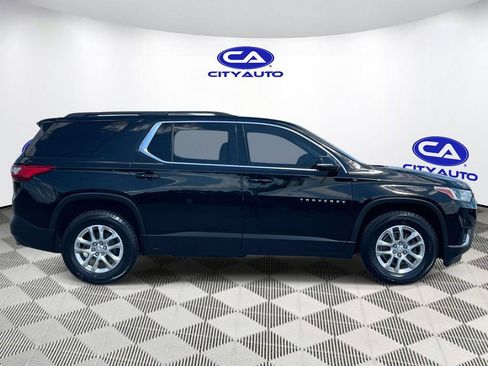 Used 2020 Chevrolet Traverse LT FWD image 2