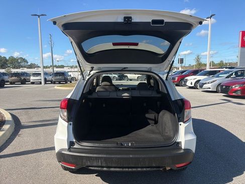 Used 2022 Honda HR-V LX image 10