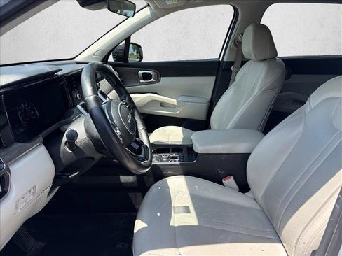 Used 2022 Kia Sorento EX w/ Panoramic Sunroof Package FWD image 10