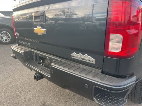 Used 2017 Chevrolet Silverado 1500 High Country image 30