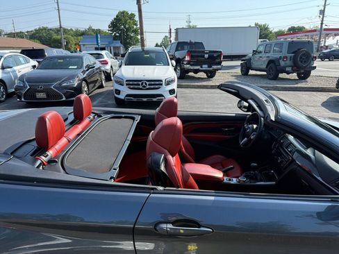 Used 2015 BMW M4 Convertible RWD image 16