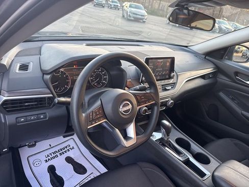 Used 2025 Nissan Altima 2.5 SV image 23