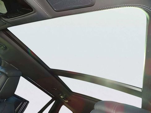 Used 2021 Land Rover Range Rover Autobiography Fifty Edition image 31