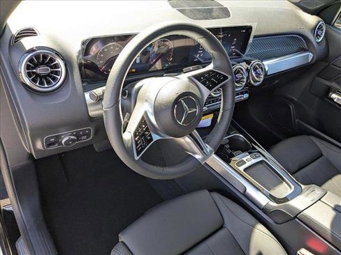 New 2025 Mercedes-Benz GLB 250 GLB 250 image 3