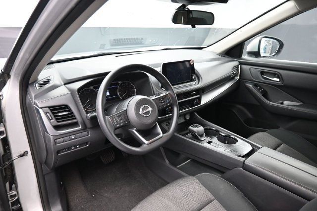 Used 2024 Nissan Rogue SV FWD image 16