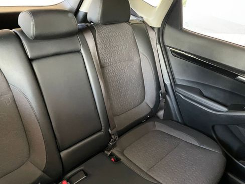 Used 2025 Kia Seltos S image 38