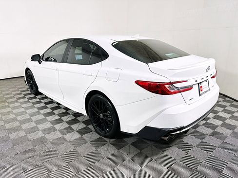 Certified 2025 Toyota Camry SE FWD image 5