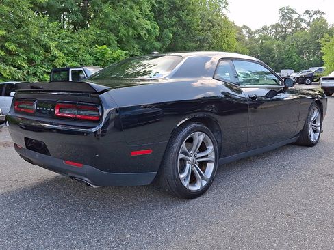 Used 2022 Dodge Challenger R/T RWD image 5