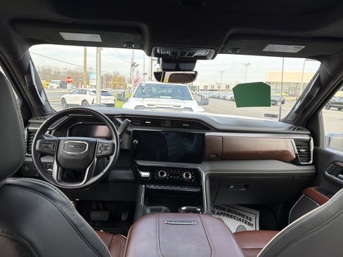 Certified 2024 GMC Sierra 2500 Denali Ultimate image 32