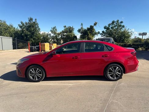 Used 2024 Kia Forte LXS FWD image 2