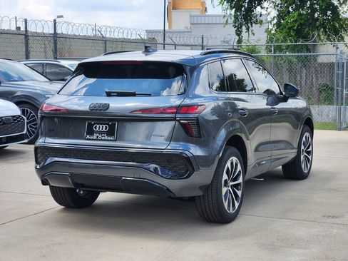 New 2026 Audi Q3 quattro 2.0T AWD/4WD image 11