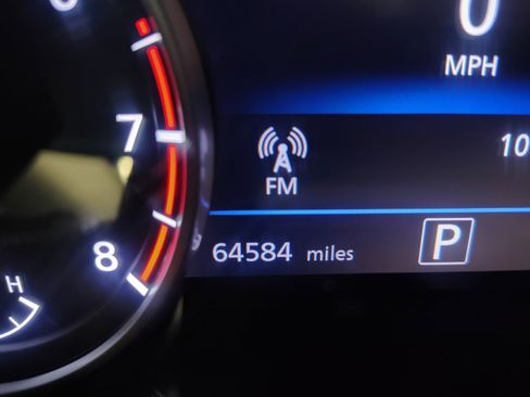 Used 2021 Nissan Sentra SV FWD image 2