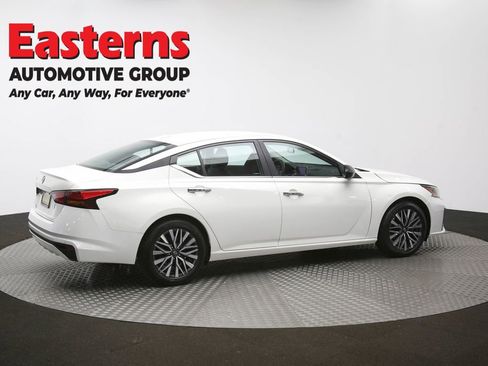 Used 2025 Nissan Altima 2.5 SV FWD image 42