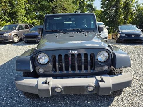 Used 2016 Jeep Wrangler Unlimited Rubicon w/ Connectivity Group AWD/4WD image 2