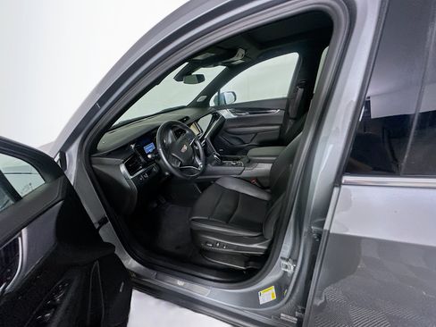 Used 2025 Cadillac XT6 Premium Luxury image 13