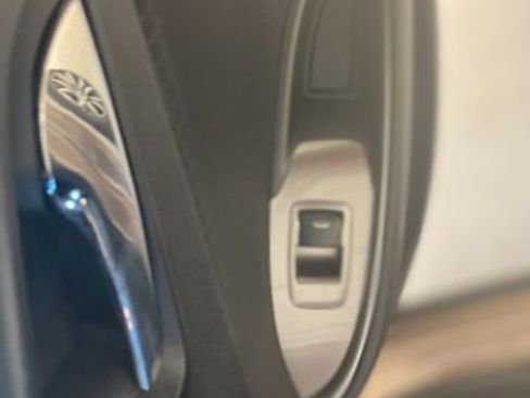 Used 2018 Chevrolet Malibu LT FWD image 14