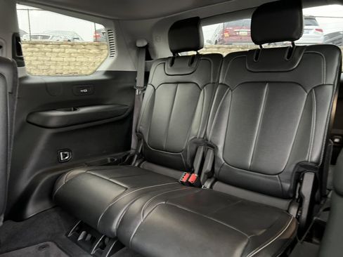 Used 2022 Jeep Grand Cherokee L Limited image 7