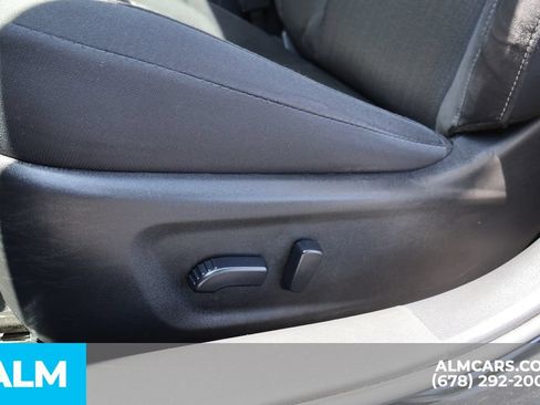 Used 2025 Nissan Altima 2.5 SV FWD image 11