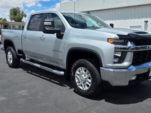 Used 2021 Chevrolet Silverado 3500 LT w/ Convenience Package AWD/4WD image 3