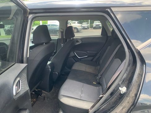 Used 2022 Kia Soul LX FWD image 9