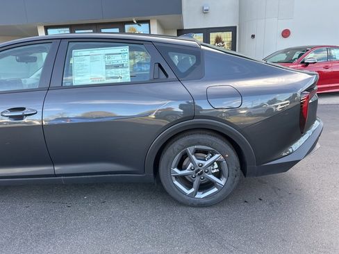 New 2025 Kia K4 LXS image 10