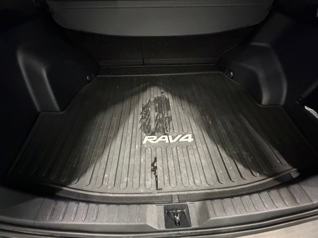 Used 2020 Toyota RAV4 XLE w/ Convenience Package AWD/4WD image 21