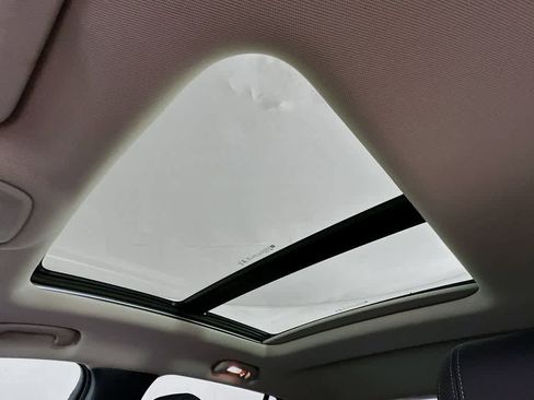 Used 2022 Buick Encore GX Essence w/ Experience Buick Package image 30