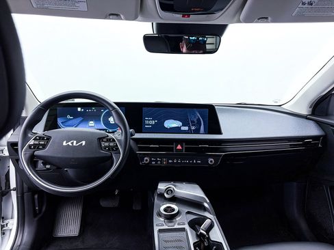 Certified 2022 Kia EV6 Light RWD image 20
